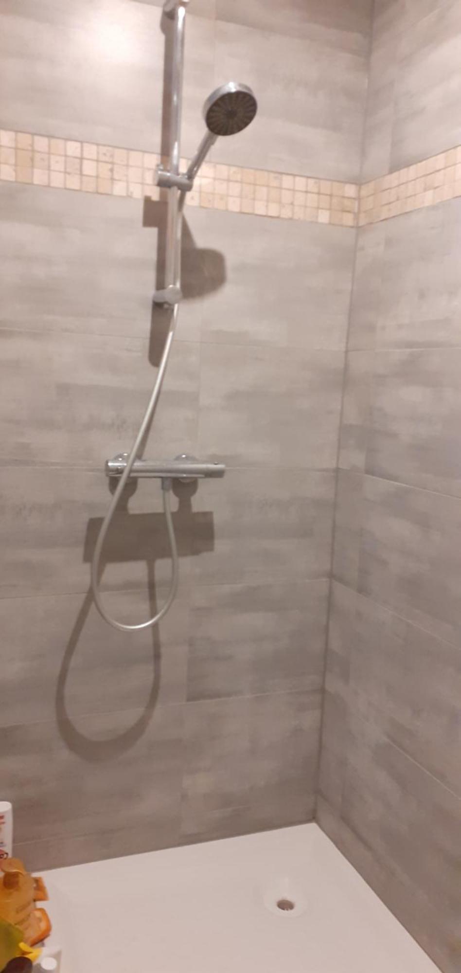Appartement Nouveau: Vue Proche Et Ports